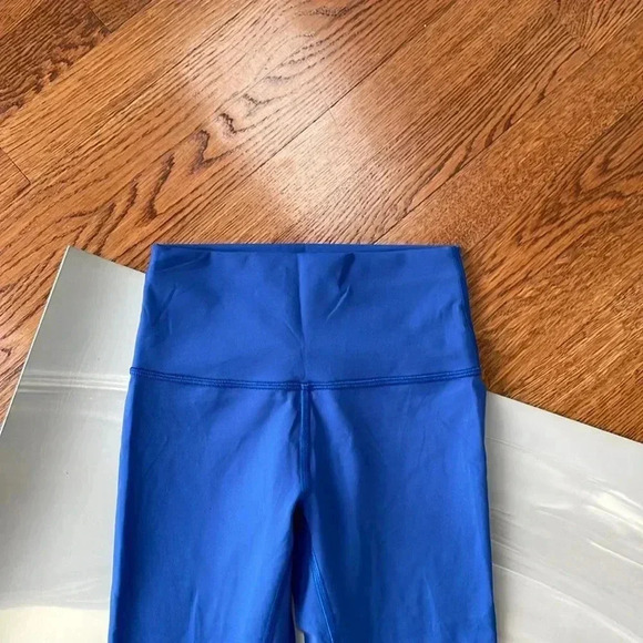 Lululemon I 4 - Picture 2 of 6